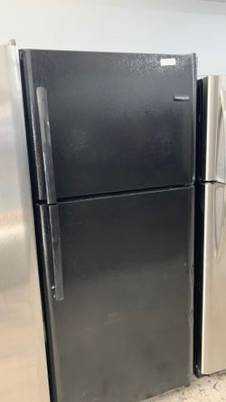 Frigidaire Top & Bottom In Black