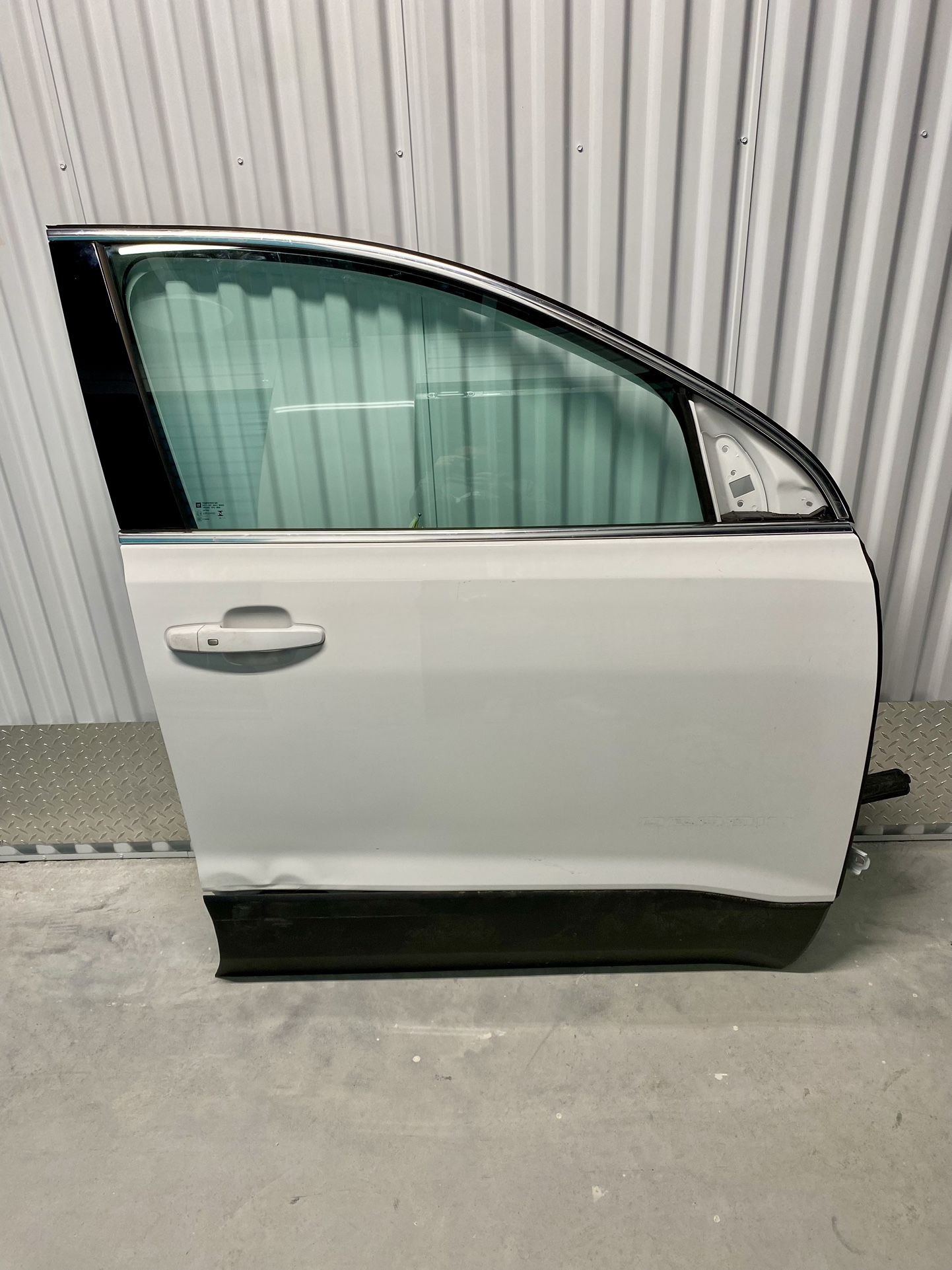 17-2023 GMC Acadia Front Passenger Door 
