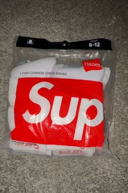 Supreme x Hanes White Crew Socks 4-Pack