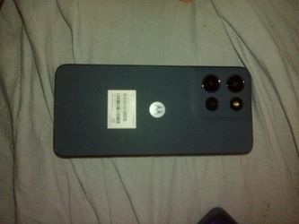 Motorola g 2026 with line brand new in box asking $75