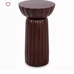 Wood Scalloped End Table 