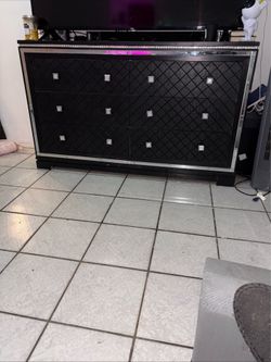 Six drawer dresser