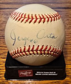 JORGE ORTA SIGNED BASEBALL!