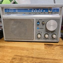 MacDonald multi-band radio