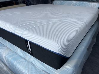 Tempurpedic adjustable baseand mattress.