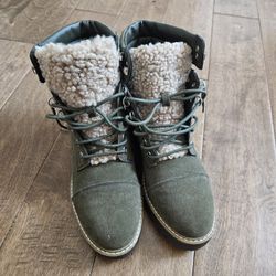 Sz 9 Green Women's Boot