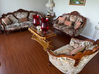 Vintage Living Room Set – Sofa, Loveseat, Chair & Coffee Table