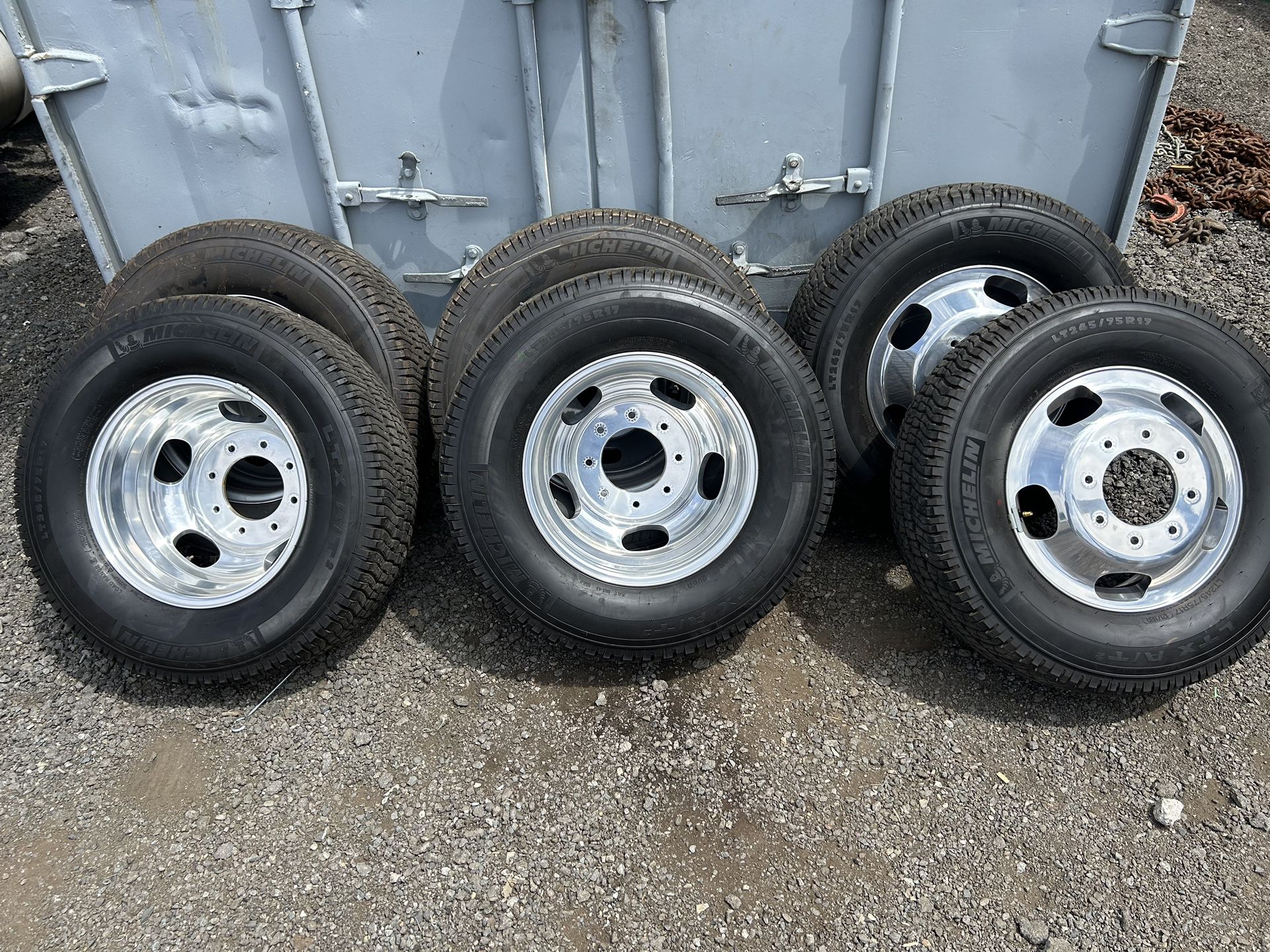Ford Dually F-350 , Ford Trucks , Ford Rims , Ford Parts , Tires , Lt245/75R75
