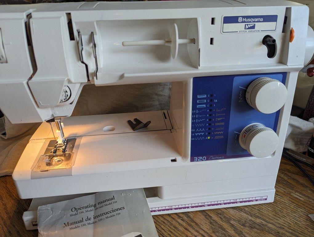 Husqvarna 320 Electronic Sewing Machine