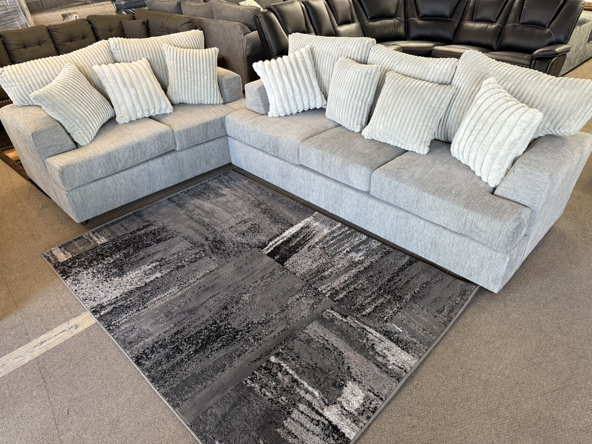 SOFÁ & LOVESEAT NEW $900