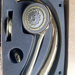 Moen Monticello Tub Faucet Set NEW NEED GONE