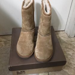 Fur Lined Boots Size 5