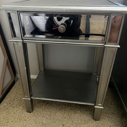 3 Piece Bedroom Furniture Set. 