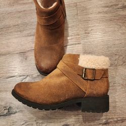 Women Ugg Boots Booties 6.5 Shoes 