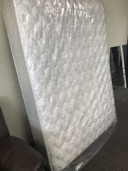 Plush queen mattress set