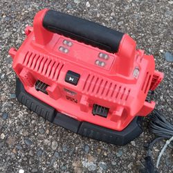 Milwaukee 48-59-1809 M18 Six Bay Rapid Fast/ Redlink Pack Out Charger. For Pick Up Fremont Seattle. No Low Ball Offers Please. No Trades. 