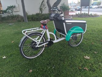 Like new Bunch Cargo bike (The Coupe) 
Pedal assist ebike