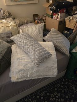 Hotel Collection Queen Size Blanket and Comforter Set