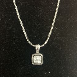 New Silvertone pendant necklace