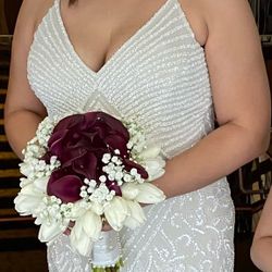 Beaded Sheath Wedding Dress Size 10.  Vestido de Novia talla 10