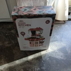 Modern Kitchen Toy Station NIB 42 Accessories 