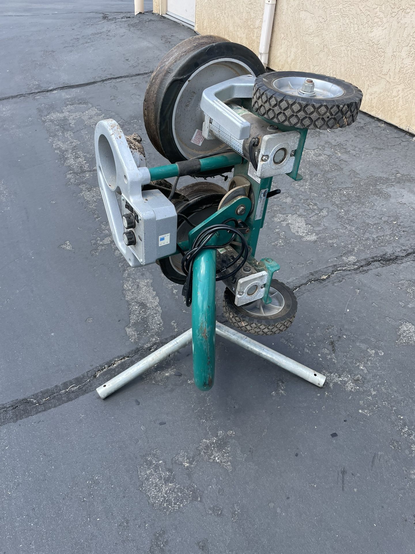 Softball Pitching Machine for Sale in Escondido, CA OfferUp