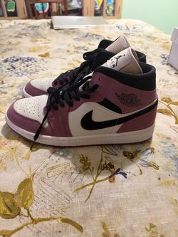 Jordan 1 Mid SE Light Mulberry (Women's)