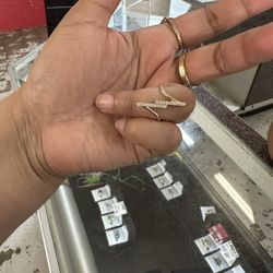 Vintage Style Ring 14k Gold 2.9 Grams 