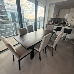 Beautiful Dining Room Set With 6 Chairs And 2 Extension Leafs