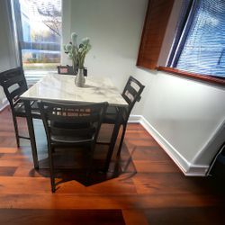 Dinning Table With 4 Chair 