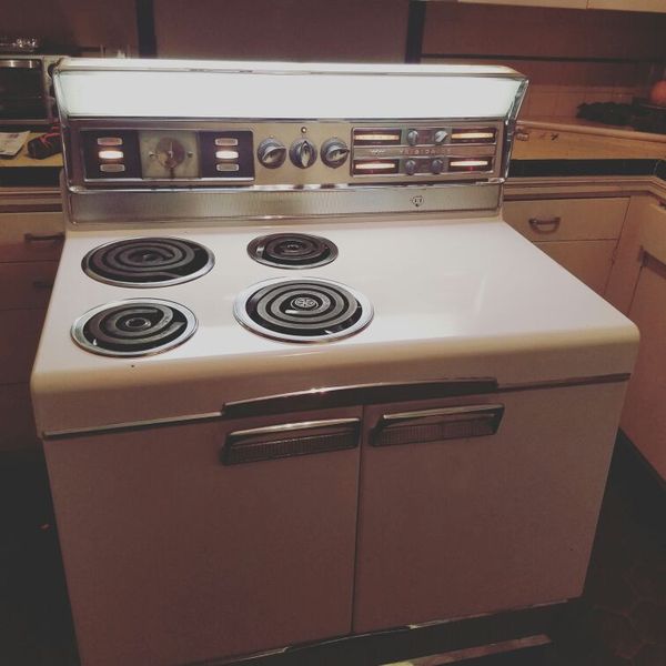RARE VINTAGE FRIGIDAIRE IMPERIAL STOVE & OVEN RANGE - 1956 for Sale in