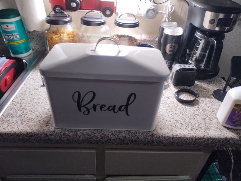 Metal Bread Box 13L x7W x10H Brand New No Box