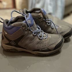 Women’s Columbia hiking boots