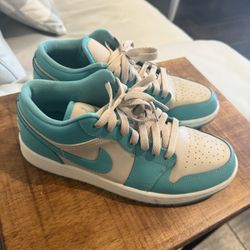 Nike Womens Air Jordan 1 Low Size 9 