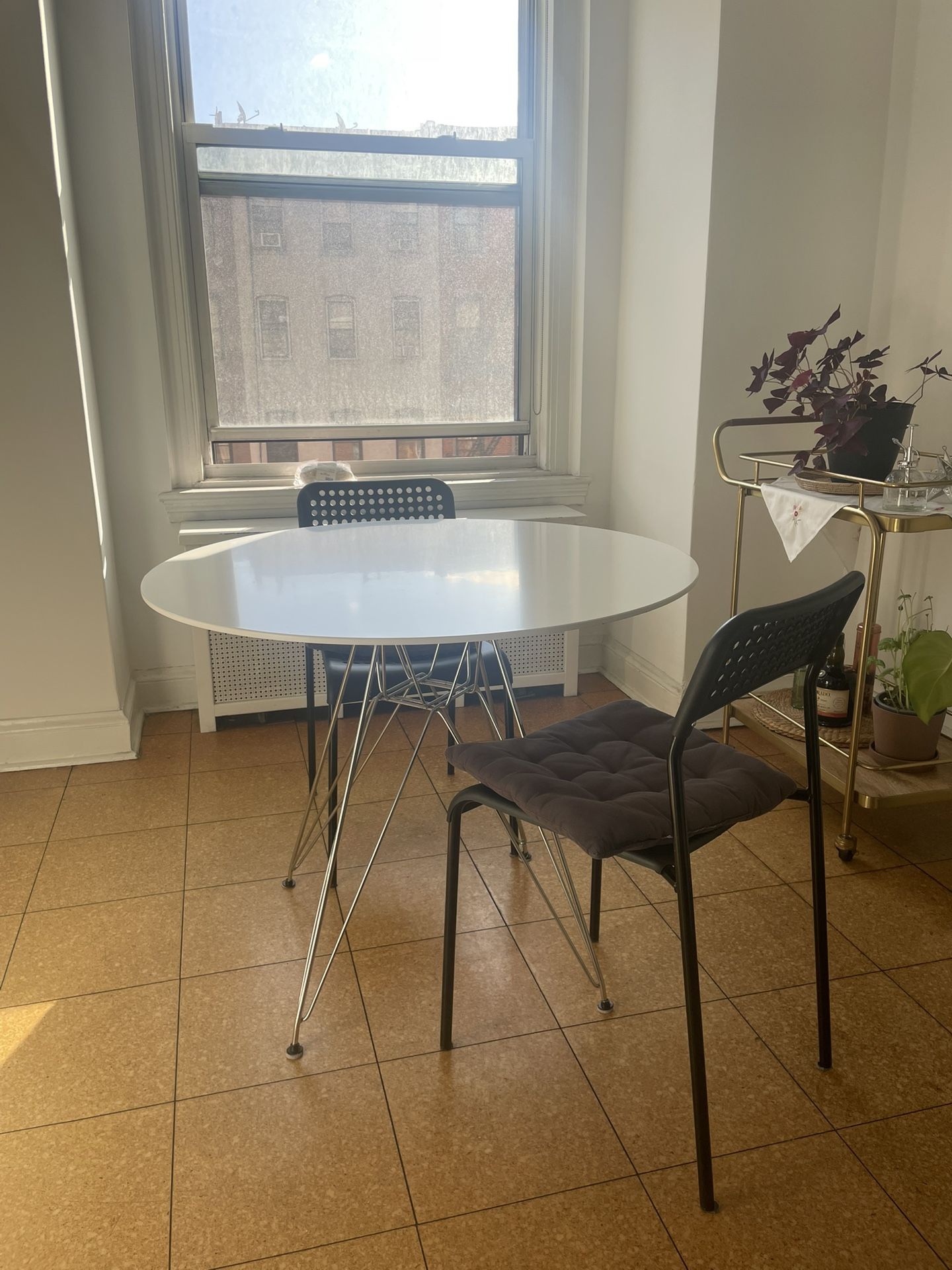 Eiffel Style Round Dining Table