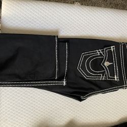 TURE RELIGIONJEANS SIZE 32 Relaxed Straight  