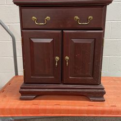 END TABLE 1 DRAWER 2 DOORS MAPLE COLOR 