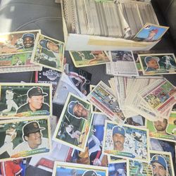 Alot New & Old Sport Cards  Basquetball / Baseball . Over 300 All For $280