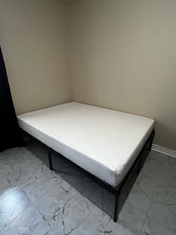 Fullsize bed with frame