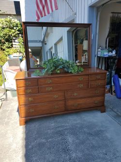 Henkel Harris Chippendale Style Dresser With Mirror