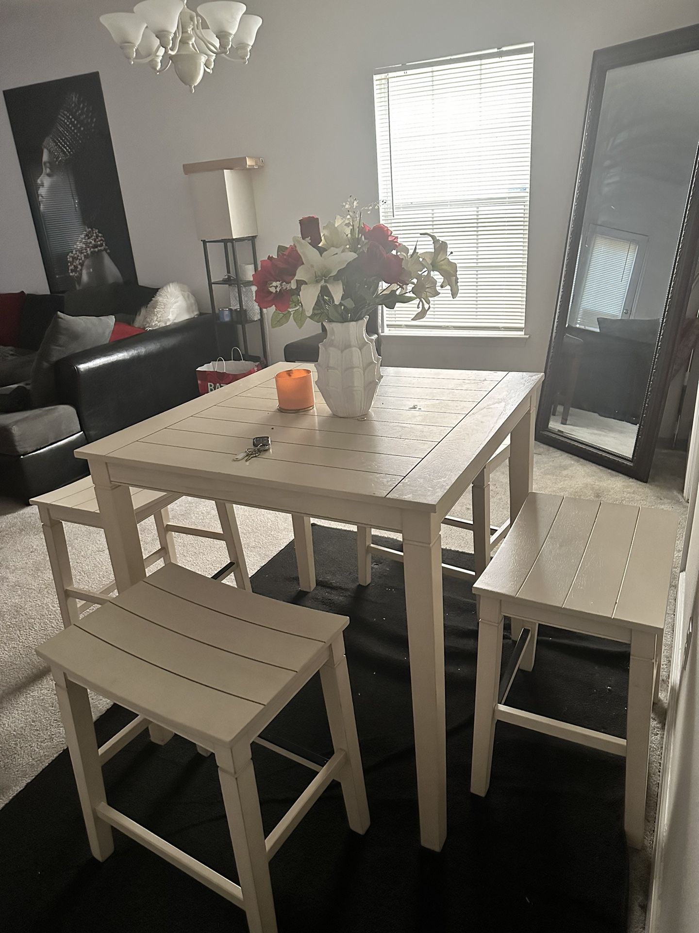 Dining Room Table With 4 Bar Stools