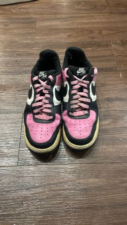 PINK AIR FORCE 1S