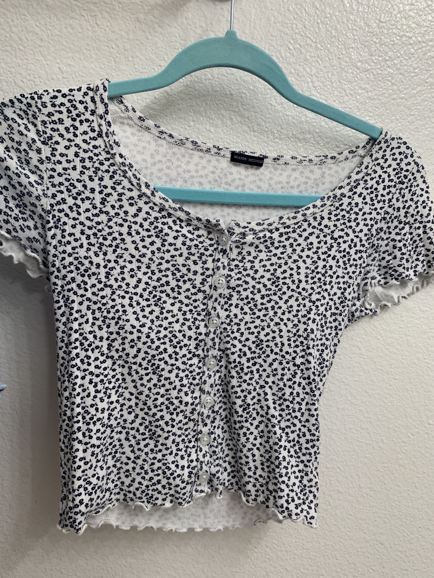 Brandy Melville Floral top for Sale in Rancho Cucamonga, California