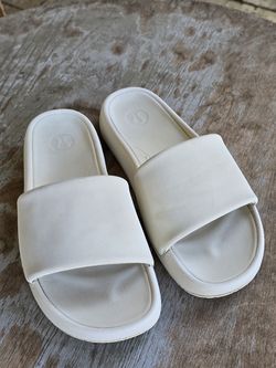Lululemon Slides