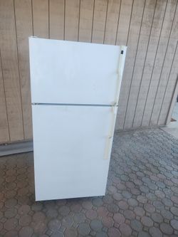 Refrigerator KENMORE