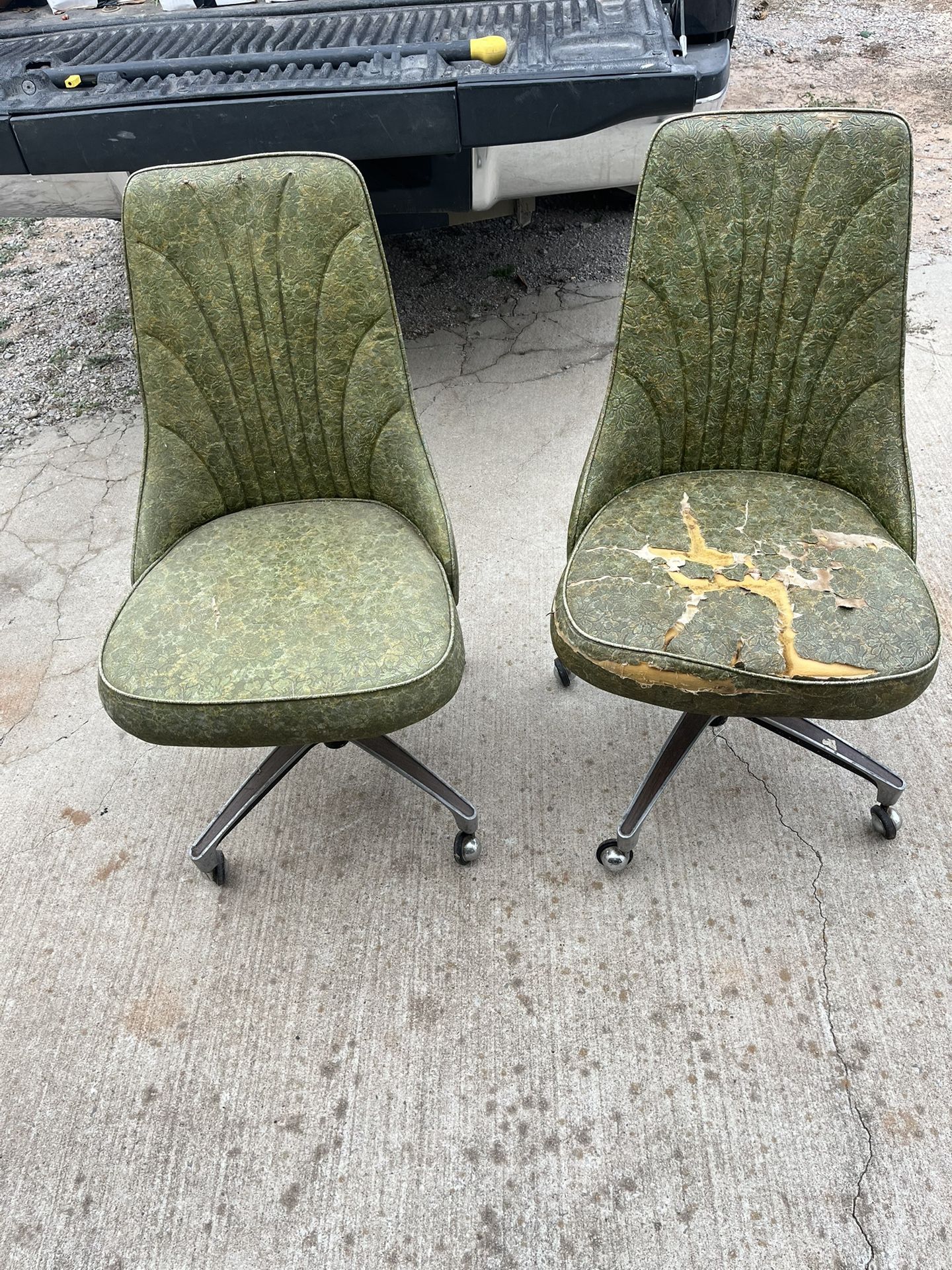 Set Of 2 Vintage Retro Chairs