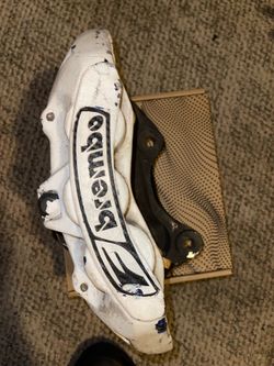 Lexus ISF brake calipers