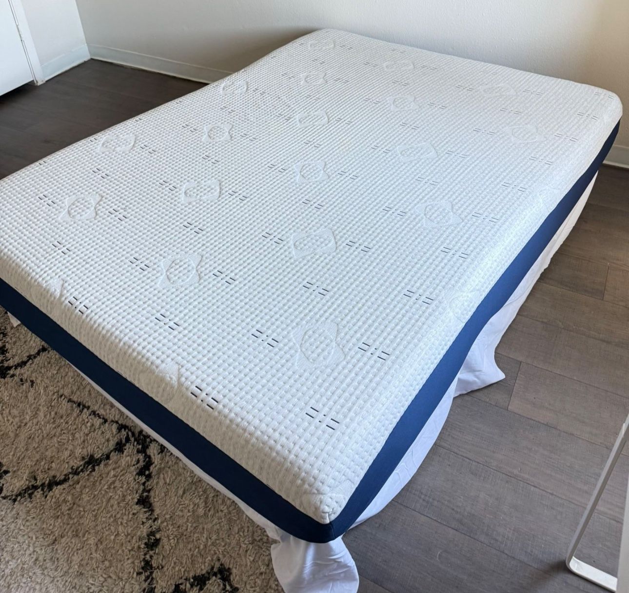 Sealy Queen Memory Foam Mattress 10”
