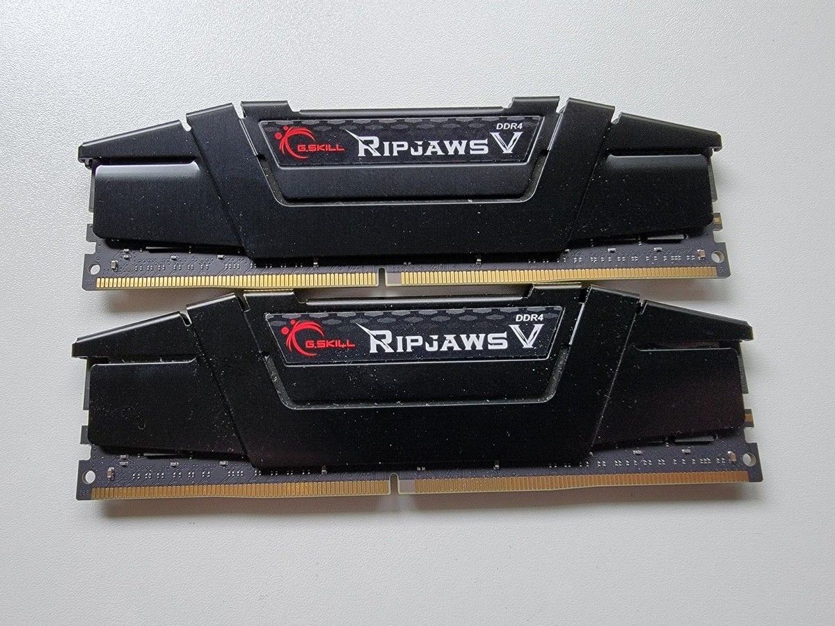 G.Skill RipJaws V Series 32GB (2x16gb)