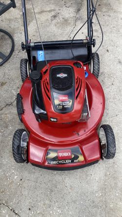 Toro lawn Moore 22 inch cut 725 motor thing is ready to go